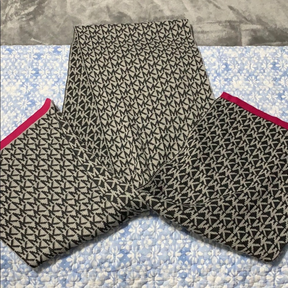 MK Scarf - Picture 2 of 2